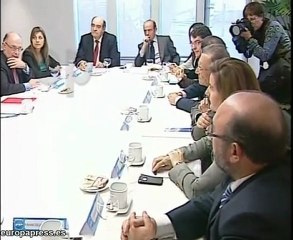 Télécharger la video: Rajoy se reúne con las asociacines de autónomos