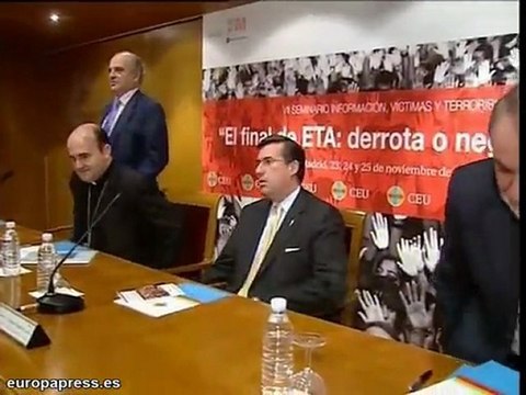 ETA estará en las municipales y ayudará a Zapatero