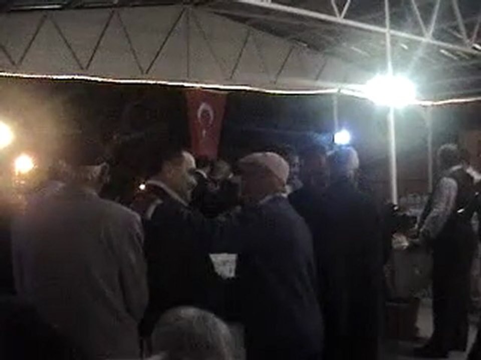 Ali Turan'a Seçildiği Gece Akıncılar'da Coşkulu Karşılama