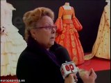 30 trajes de papel se exponen en Badajoz