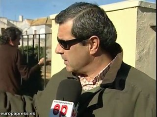 Un desprendimiento de tierra sepulta ocho vehículos