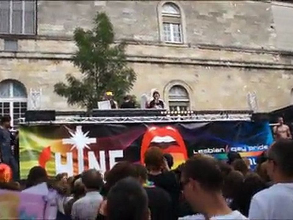 LA GAY PRIDE  A BORDEAUX   MARCHE DES FIERTES 2011