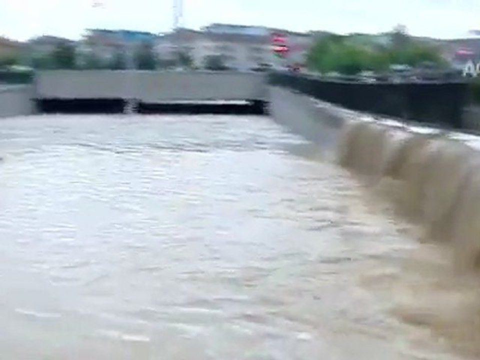 ANKARA'YI SEL ALDI