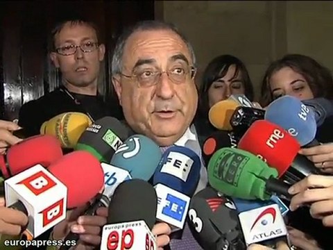 los socialistas catalanes tienden la mano a CiU