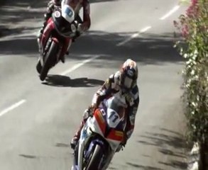 Buttoming out amazing slowmo Isle of Man TT IOM 2011