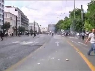 Il premier greco Papandreu annuncia un rimpasto di governo