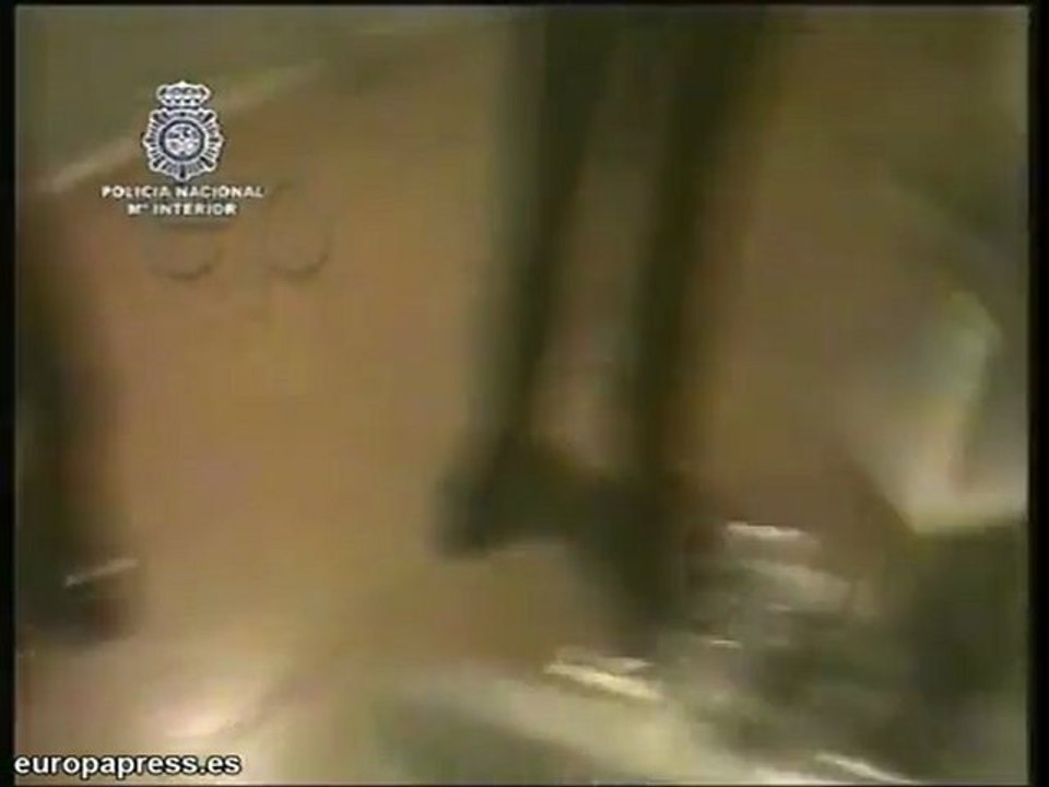 Agentes desmantelan tienda virtual de relojes