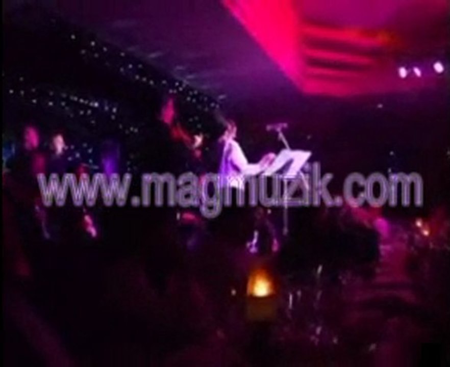 Bülent Ersoy - Hancerin Ebrusu Saplandi dile Canli Performans (Gunay sahne 2011)