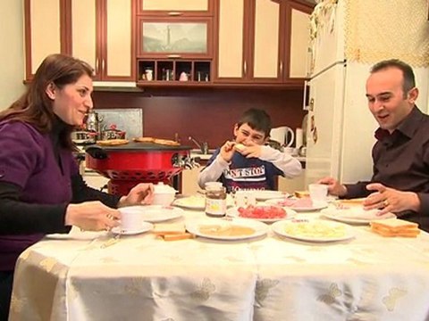 Pazar günü ailece sabah kahvaltısı