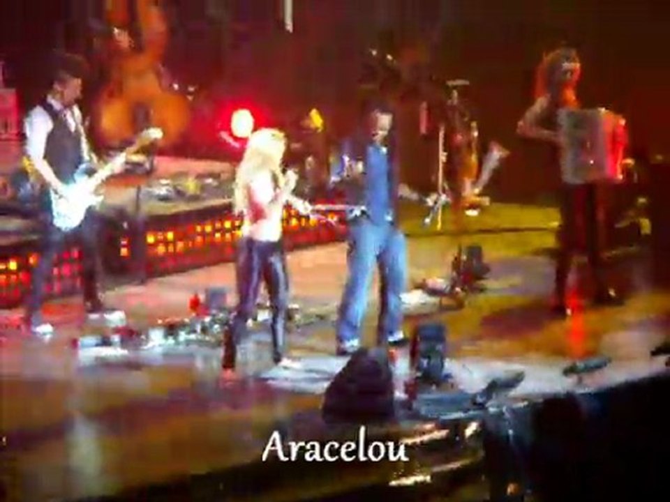 Shakira  " La Tortura " Paris Bercy 14 Juin 2011