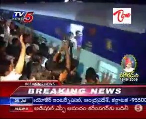 Jagan's Odarpu Yatra - Grand Welcomes in every Rly Station