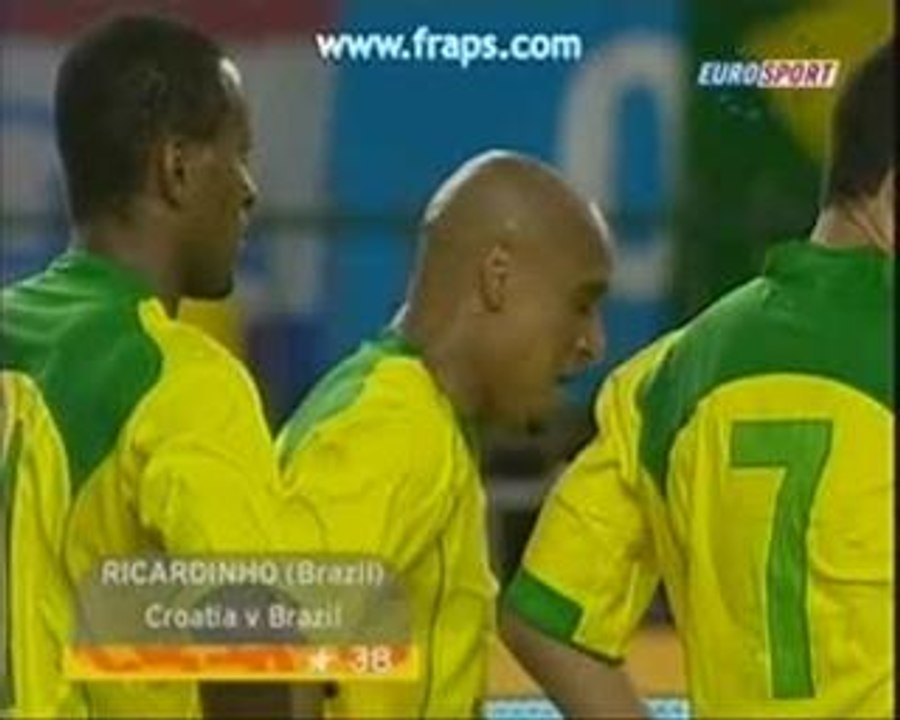 feint roberto carlos but ricardinho!