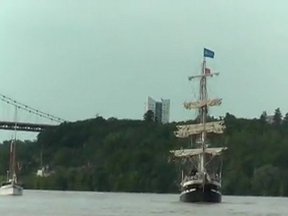 Le Belem arrive à Bordeaux - France Bleu Gironde