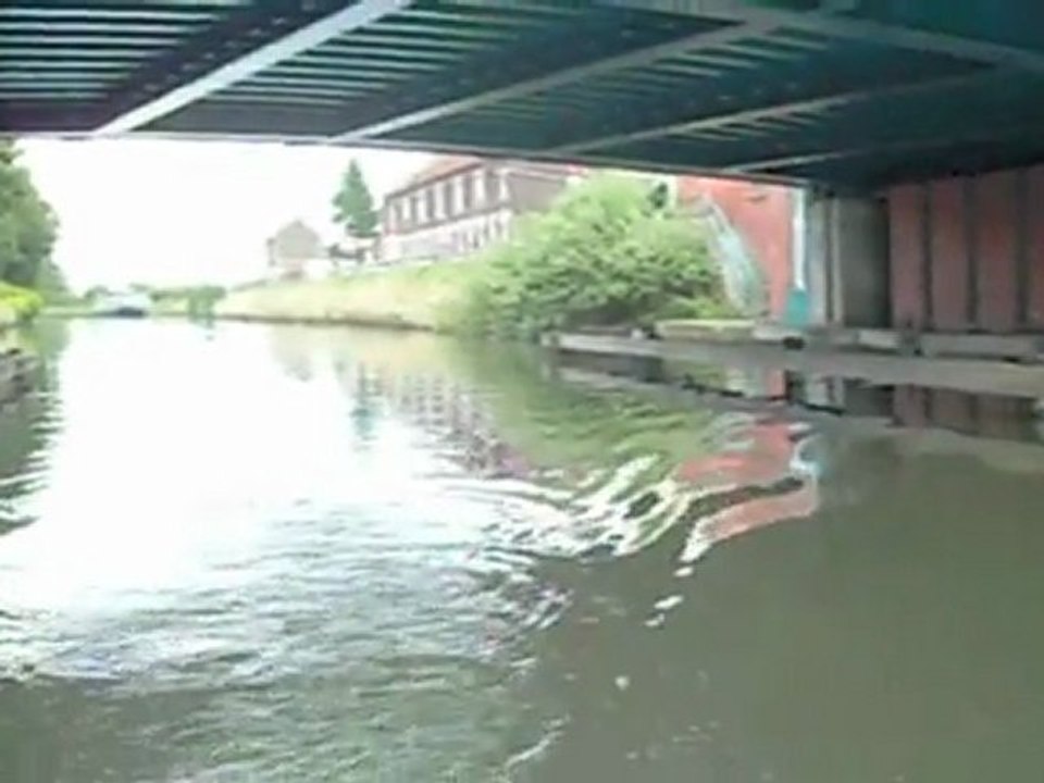 Découvrez la Scarpe en bateau électrique au départ du port fluvial à Saint-Amand