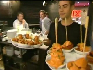 TV3 - Telenotícies - Londres s'omple de tapes