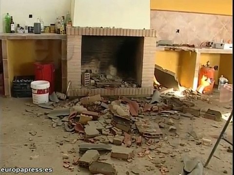 Un rayo destroza una vivienda en Moguer en Huelva