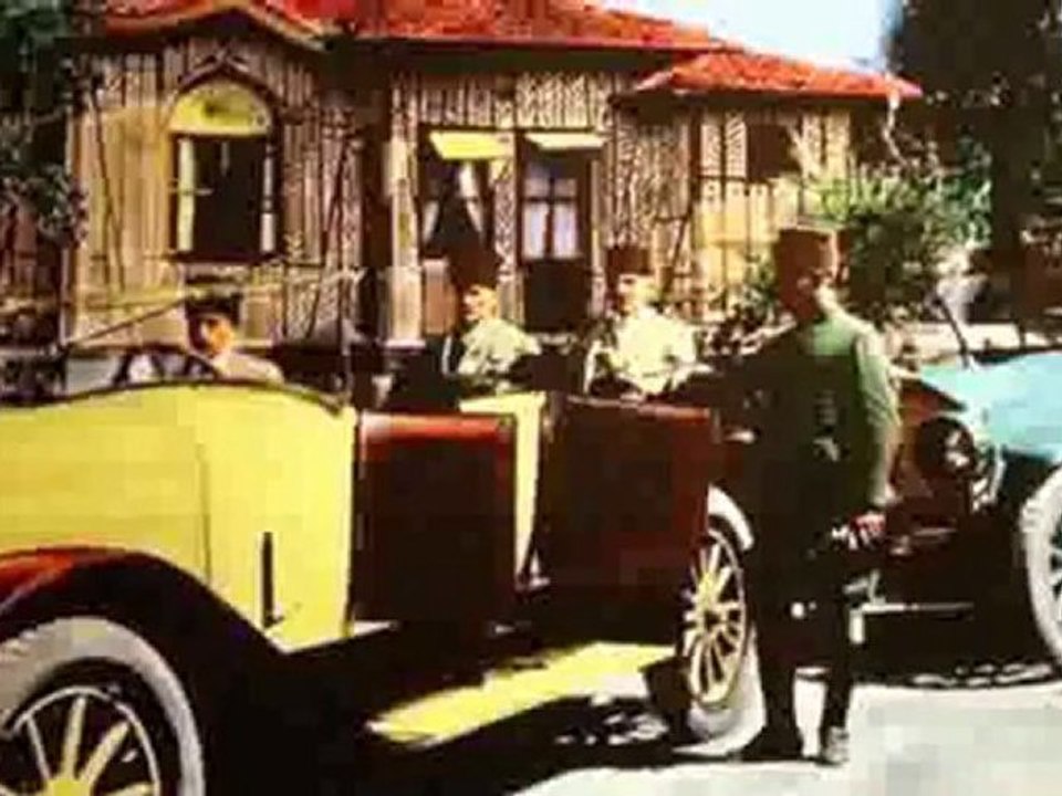 Sevdan Bir Ateş Ata'm Tek Yolumuz Devrim