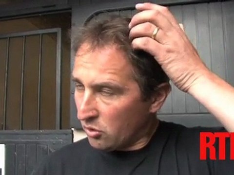 Sébastien Guarato, l'entraîneur de Rêve de Beylev (N.13), qui monte de catégorie, présente son cheval, engagé dimanche dans le quinté à Vincennes et en profite pour parler de Rapide Lebel, actuellement en Finlande.