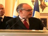 Frédéric Mitterrand remet la Marianne d'or à Renaud Muselier... 