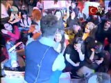 Hande Yener & Sinan Akçıl - Atma tv performans Beyaz Show (2011)