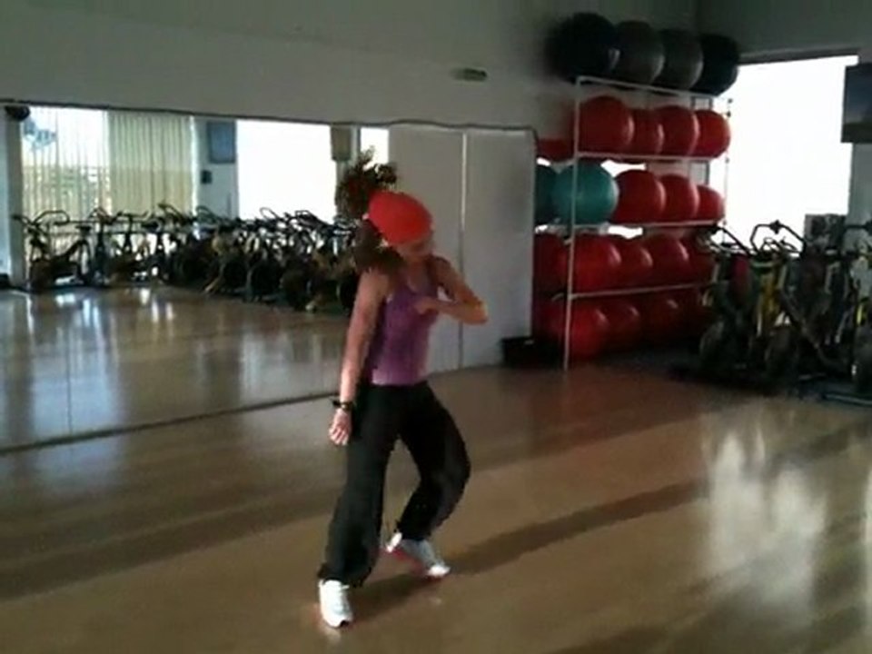 zumba  cours de zumba reggaeton  zumba danse  zumba fitness   delicious