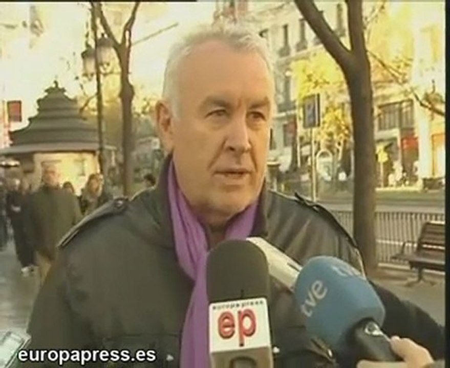 Cayo Lara: "Zapatero está convocando otra huelga general"