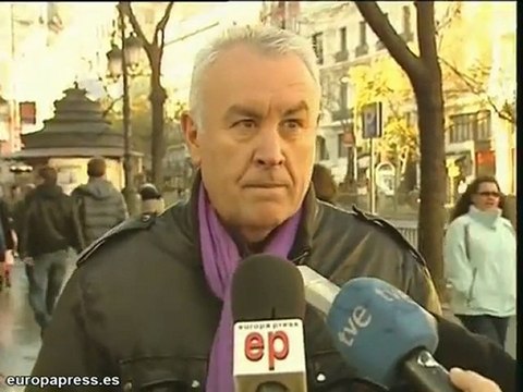 Cayo Lara: Zapatero está convocando otra huelga general