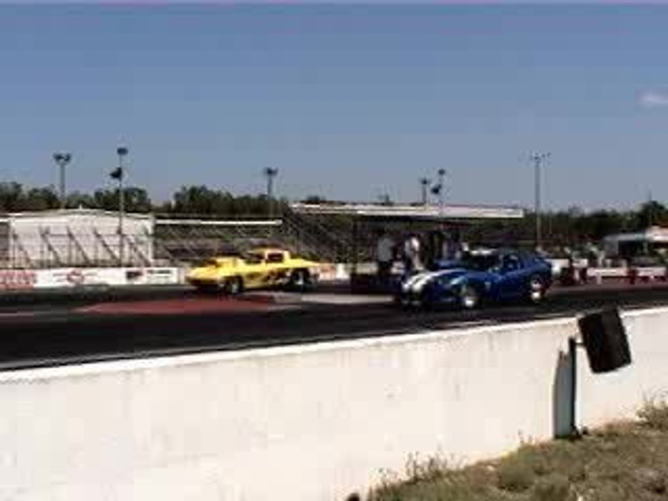 Viper vs. Corvette Funnycar Crash