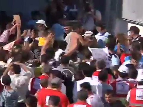 JOLIE RÜZGAR GİBİ GEÇTİ