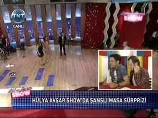 Hülya Avşar Show'da Alişan'a Şanslı Masa Sürprizi