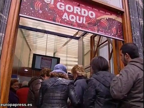 Colas de última hora para comprar lotería