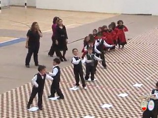 ÇOCUKÇA PROGRAMI DİNAR MODERN DANS GÖSTERİSİ APACHİ