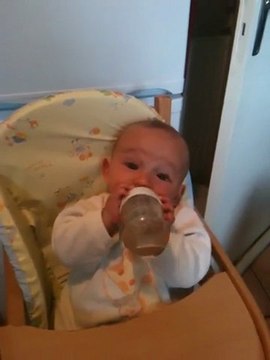 Je Tiens Mon Biberon (juin 2011)