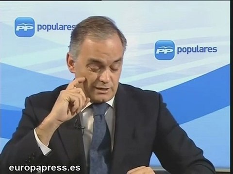 Pons critica la gestión de Sinde