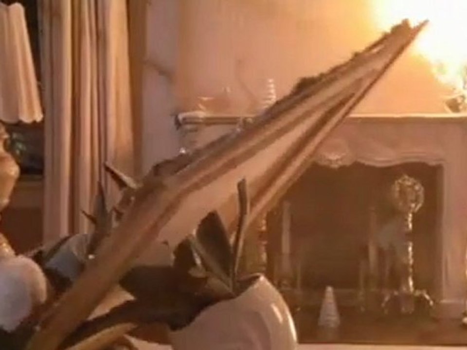 Y a t il un flic pour sauver la reine (passage du film 4)