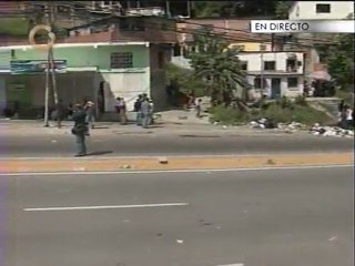 Familiares de presos son dispersados con bombas lacrimógenas