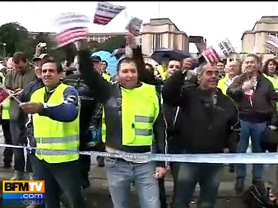 Motards et automobilistes manifestent ensemble