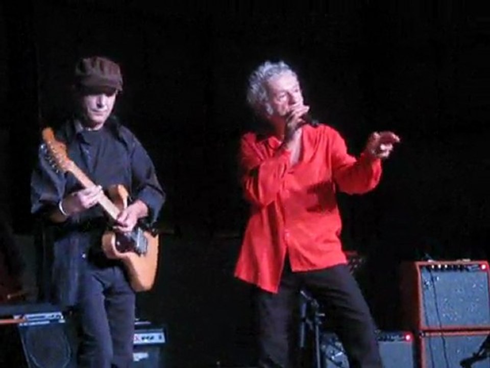 Yves Matrat accompagné par Lahmi "Puce" Saib chante The wind cries Mary de Jimi Hendrix