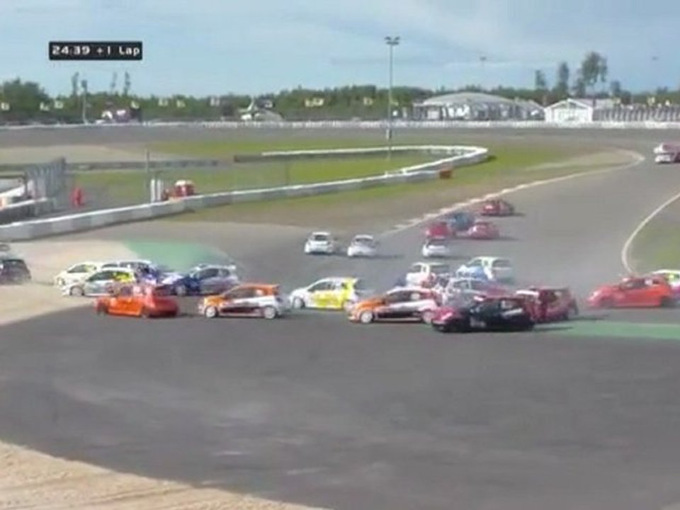 Clio Cup 2011 Nurburgring Massive pile up!!!!!