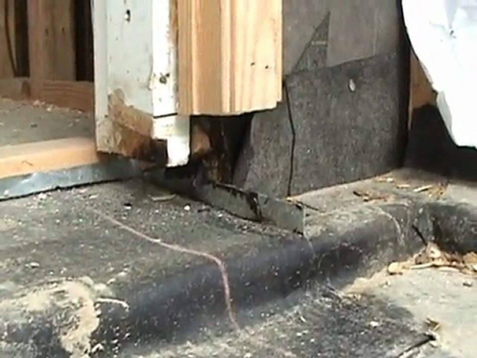 Houston Home Inspector: Exposed Balcony Over Living Space