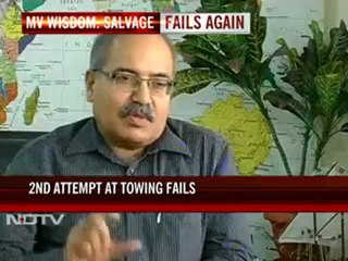 Second attempt at towing MV Wisdom from Juhu Beach fails