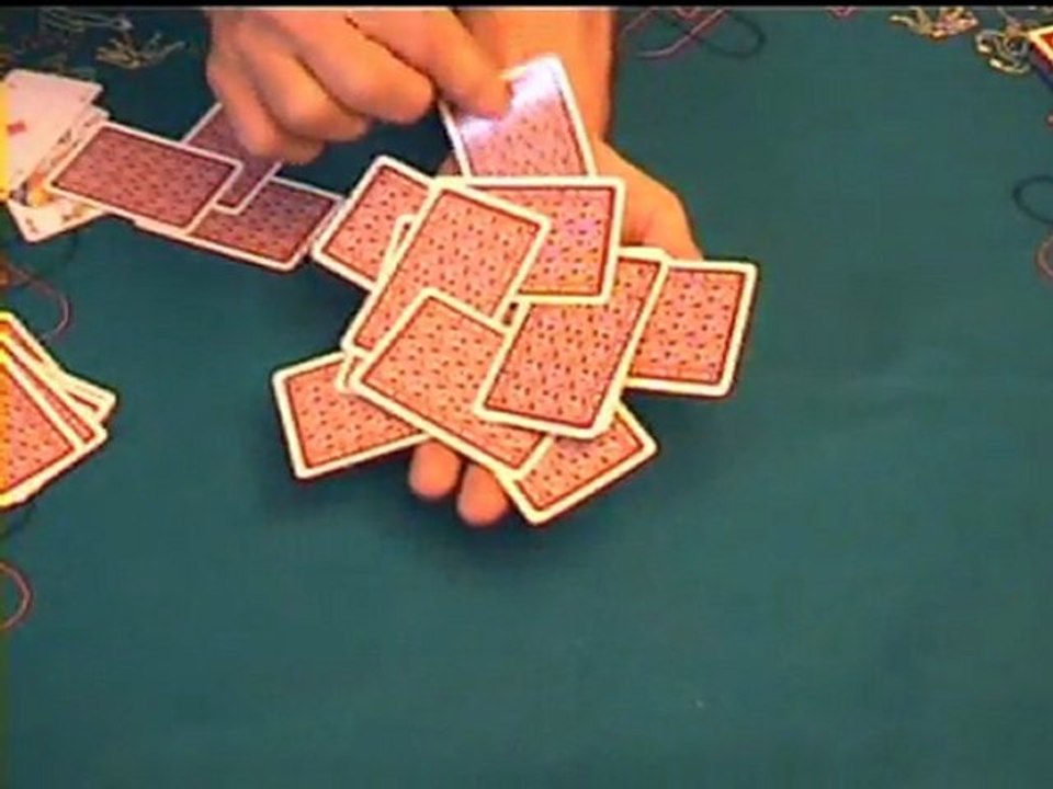 Tour de magie: Lévitation de cartes