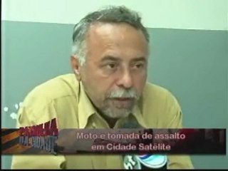 Dupla e presa acusada de roubar uma moto