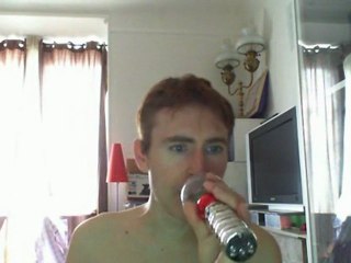 Wiwi égratigne "taper"