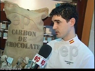 Pastelería crea carbón de chocolate ecológico
