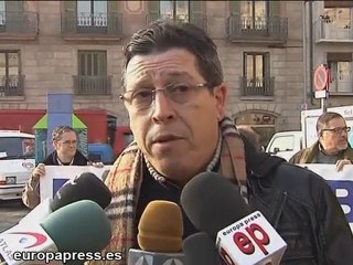 Vecinos mandan carbón al ministro de Industria