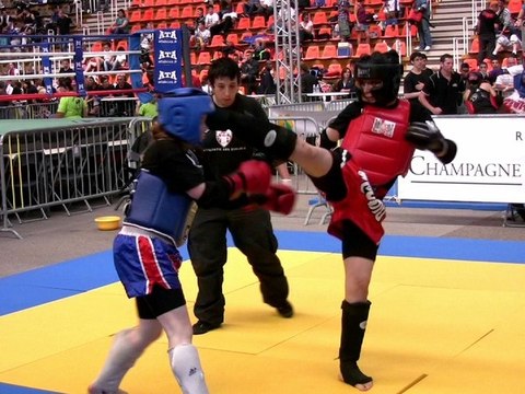 SARAH KADDOUR_Championne de France 2011 Muay-Thaï (Châlons-en-champagne 21.05.11)