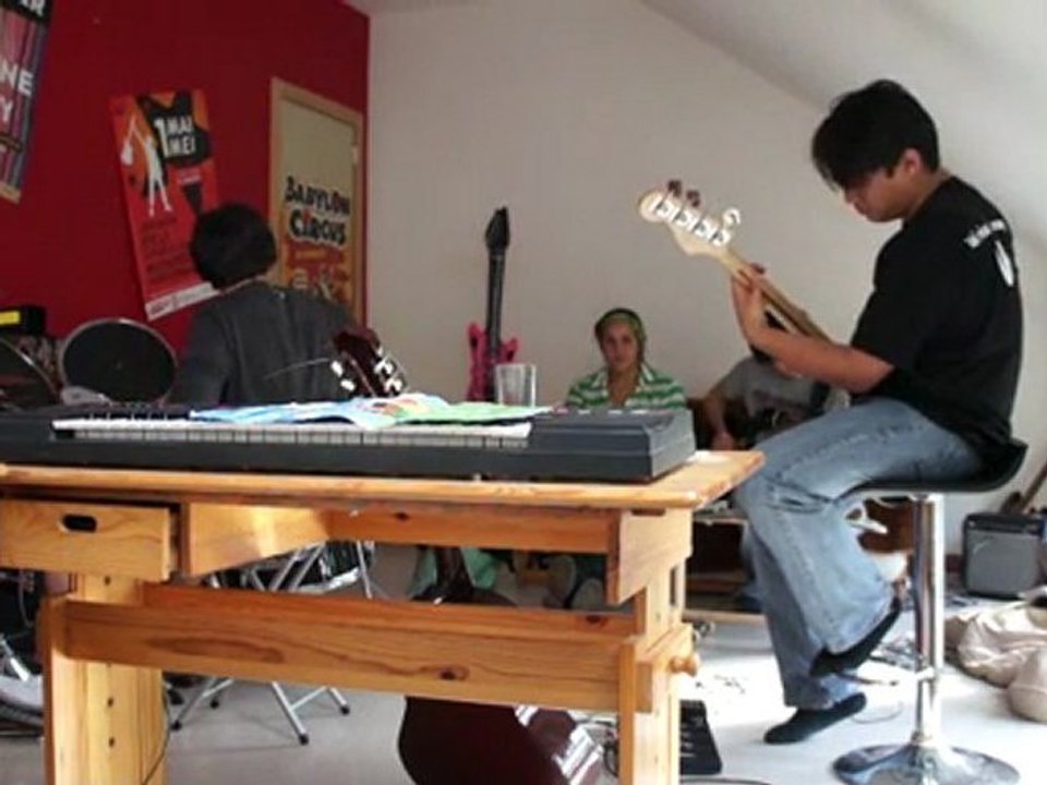 Lucy Fire - Waiting (extrait)