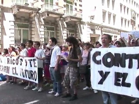 Miles de indignados toman las calles de Madrid
