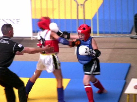 YANIS LIMOUSIN_Vice-Champion de France 2011 Muay-Thaï (Châlons-en-champagne 21.05.11)